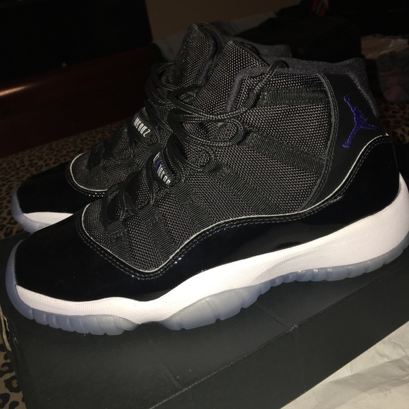 Shoes - Picture 2 of 4