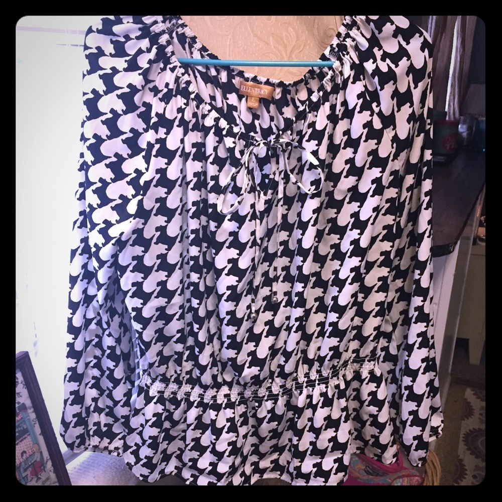 ELLEN TRACY Gorgeous top🐞🐞🐞