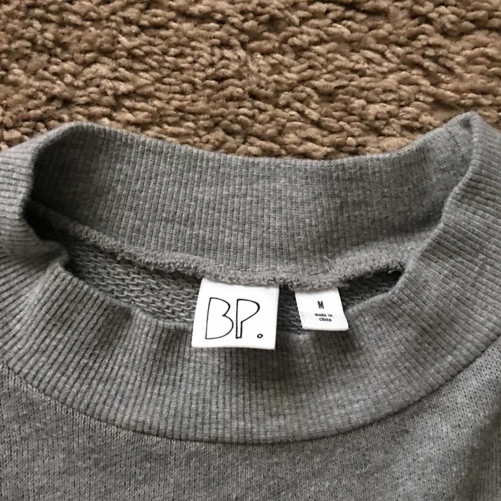 Crop top sweater