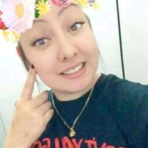 Meet your Posher, Cynthia