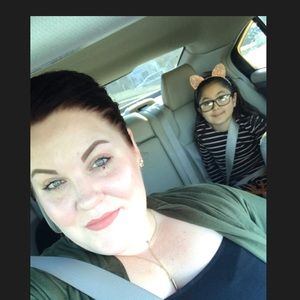 Meet your Posher, Caitlin