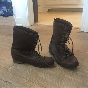 Kids 5 Steve Madden combat boots