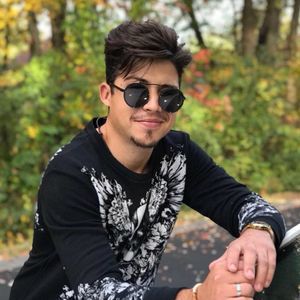 Meet your Posher, Marcos