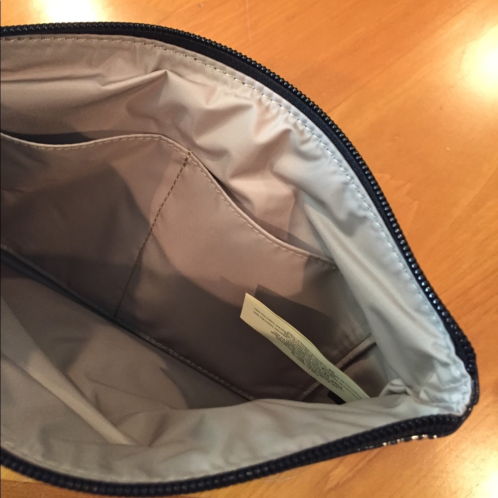 Kate Spade Black Hearts Large Pouch/New - Picture 3 of 6