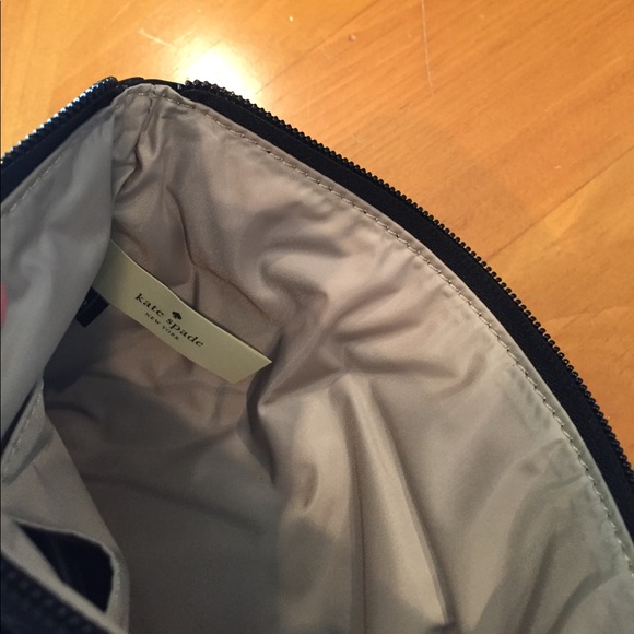 Kate Spade Black Hearts Large Pouch/New - Picture 4 of 6