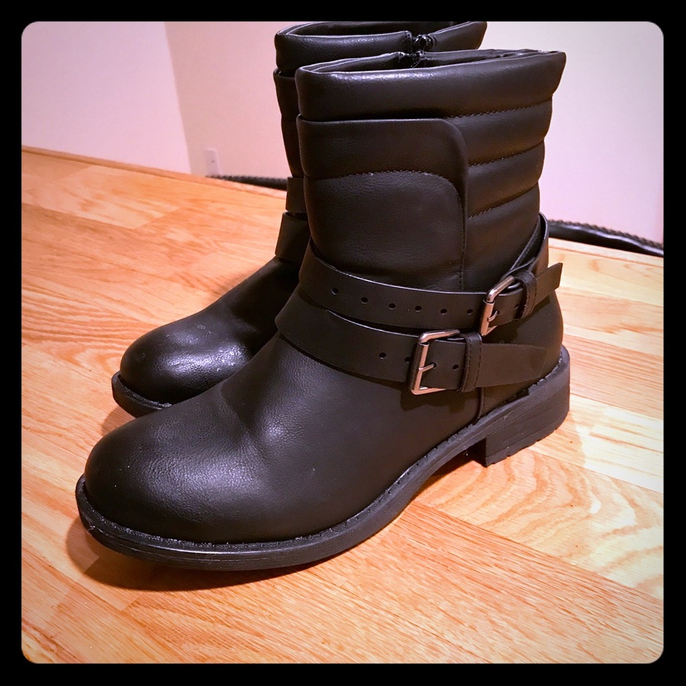 Black Moto boots