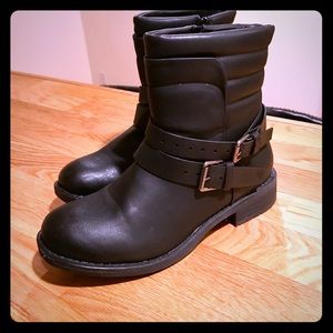 Black Moto boots