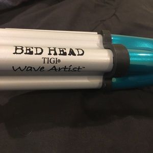 Bed head wave artist