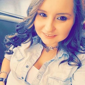 Meet your Posher, Roxanne