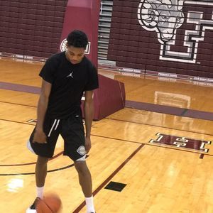 Meet your Posher, Derrick