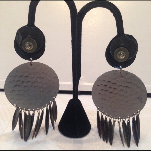 Vintage Hammered Metal Dangle Earrings - Picture 4 of 4