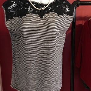 Loft cap sleeve cotton top with lace detail. SP