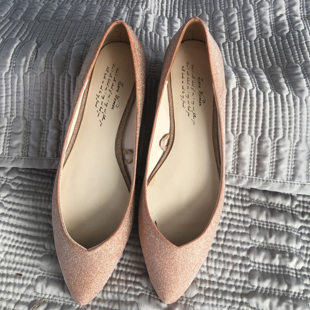 Zara women’s flat, size 36. Rose gold.