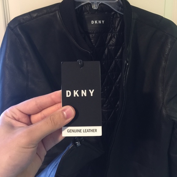Brand new, genuine leather jacket made by DKNY - Picture 2 of 3
