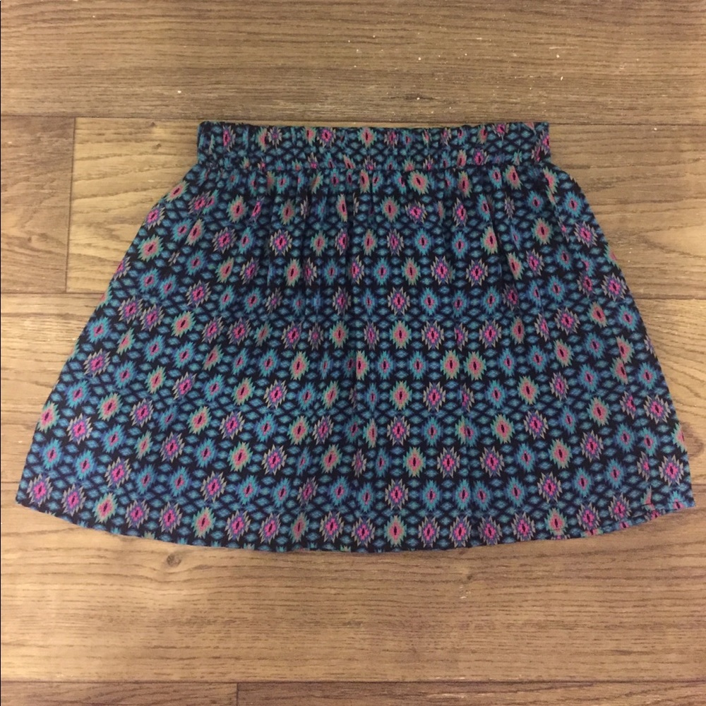 Socialite Skirt - Picture 2 of 2