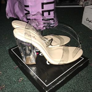 Want my look clear shoes