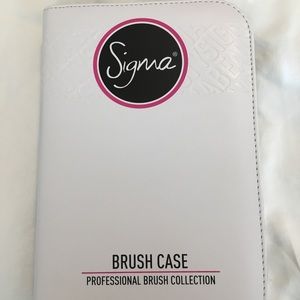 BNIB Sigma Makeup Brush Case - White