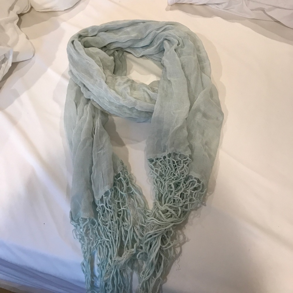Light blue scarf
