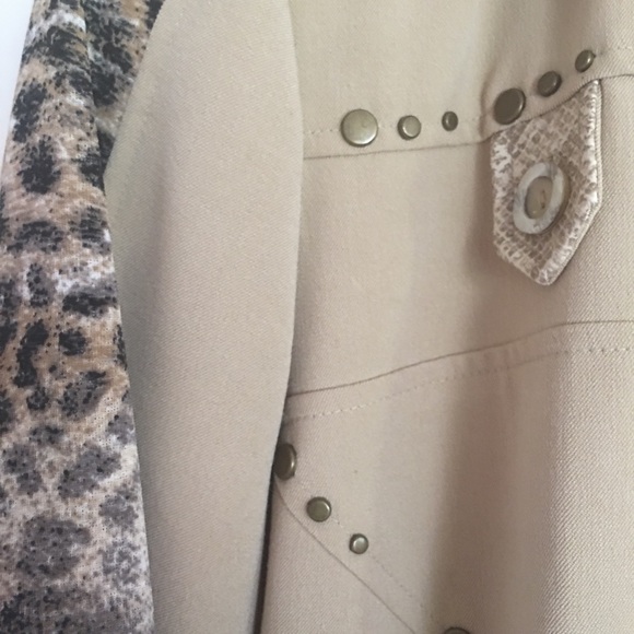 Animal print trimmed Jacket - Picture 2 of 5