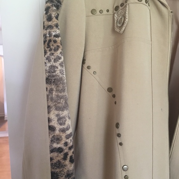 Animal print trimmed Jacket - Picture 3 of 5