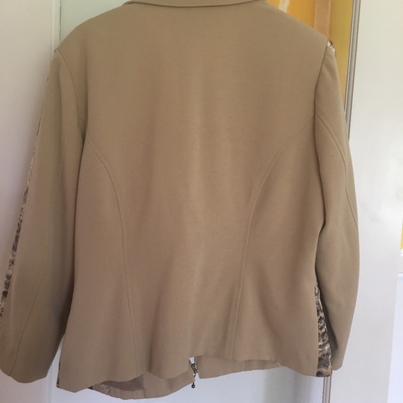 Animal print trimmed Jacket - Picture 4 of 5