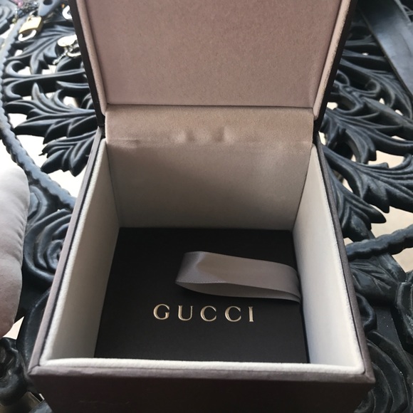 Authentic Gucci Silver Watch - Picture 2 of 8