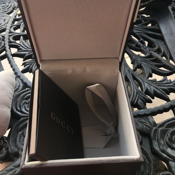 Authentic Gucci Silver Watch - Picture 3 of 8