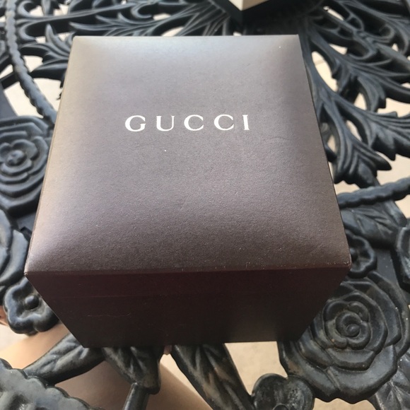 Authentic Gucci Silver Watch - Picture 4 of 8