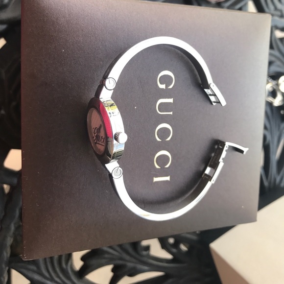 Authentic Gucci Silver Watch - Picture 6 of 8