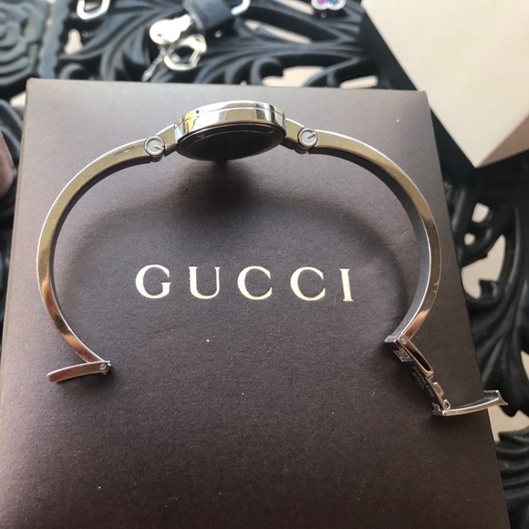 Authentic Gucci Silver Watch - Picture 7 of 8
