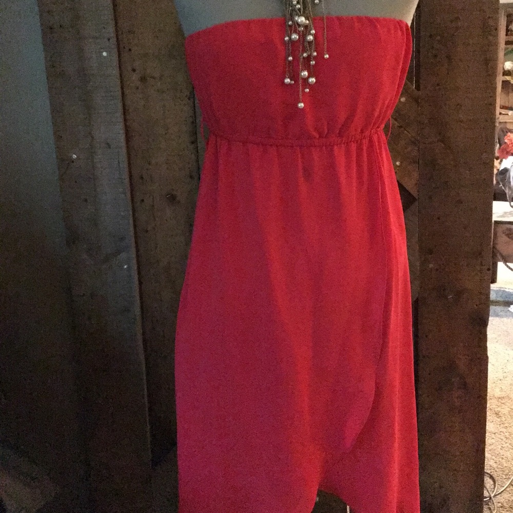Red high/low strapless dress