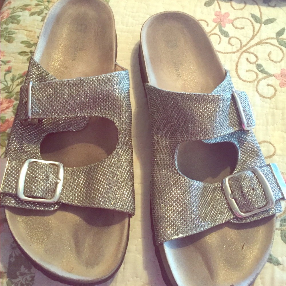 White Mountain sandals