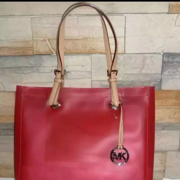 Michael Kors - Picture 2 of 6