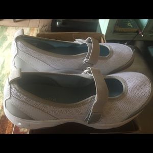 Brand New Easy Spirit Arabelle Mary Janes