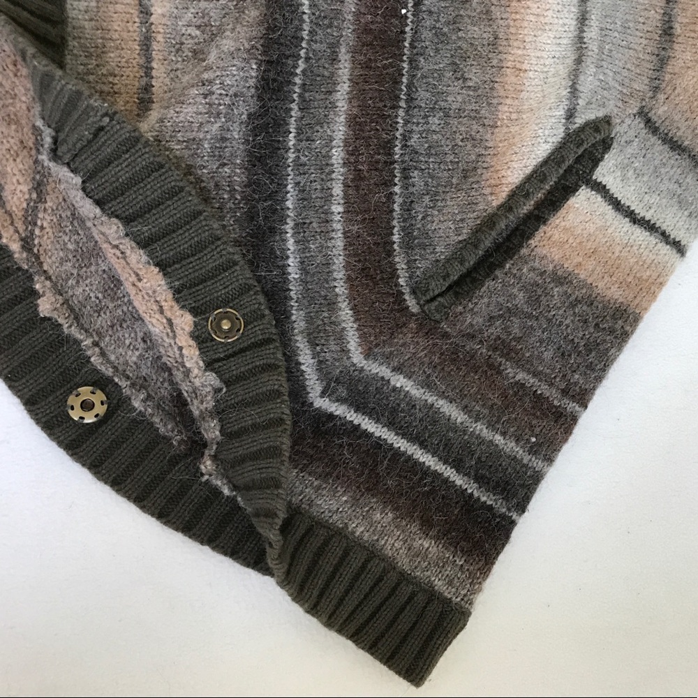 Poncho - Picture 3 of 3