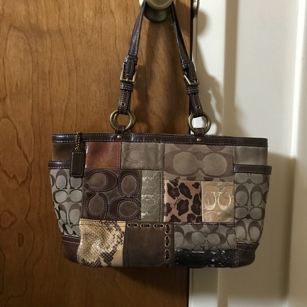 Coach purse. Used. Very cute. Perfect condition.