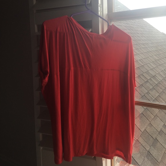 Flowy Red blouse - Picture 2 of 2