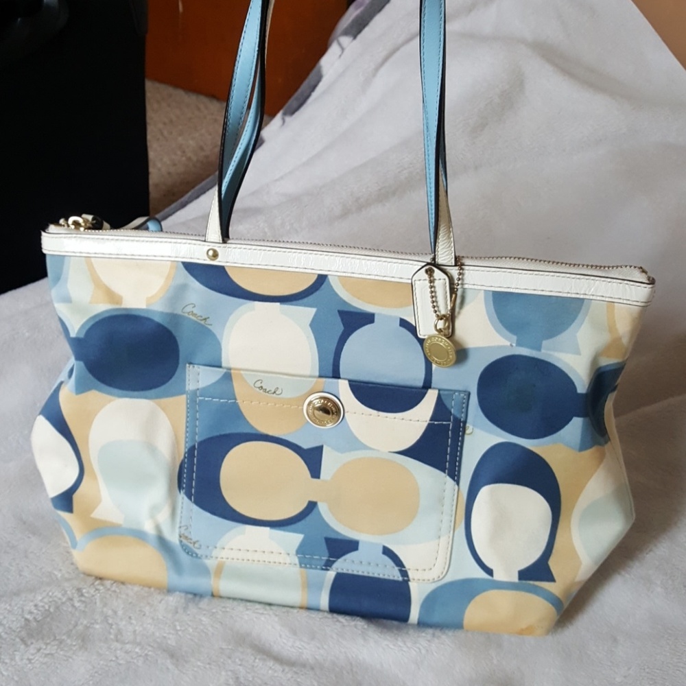 Coach - Picture 2 of 3
