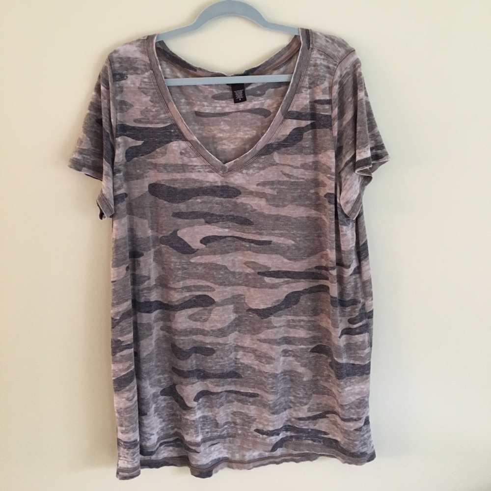Torrid size 2 camouflage  t-shirt