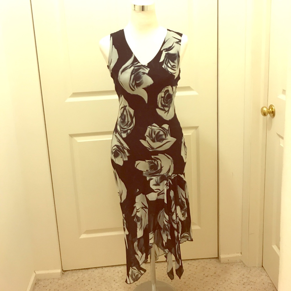 Black/white dress with rose