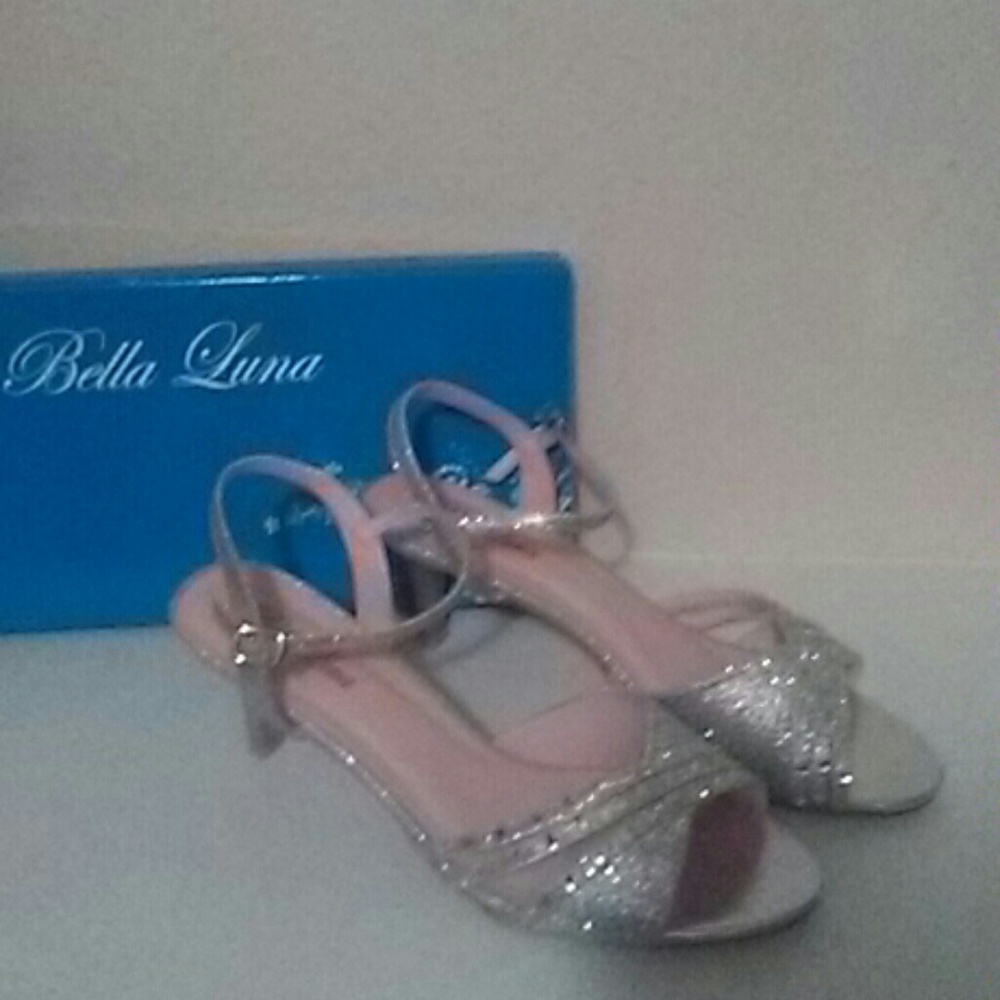 Shoes - Picture 2 of 3