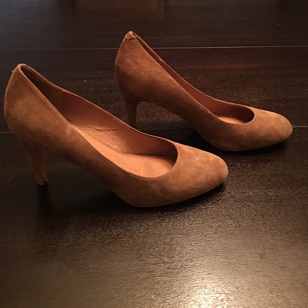 Taupe Corso Como Del - Round Toe Suede Heels
