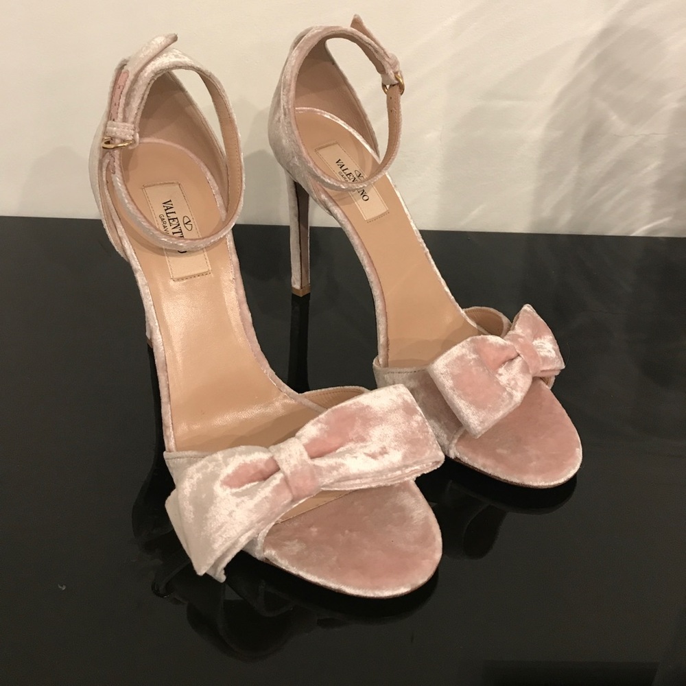 Valentino Garavani Bow Trim Loto Sandals size 9