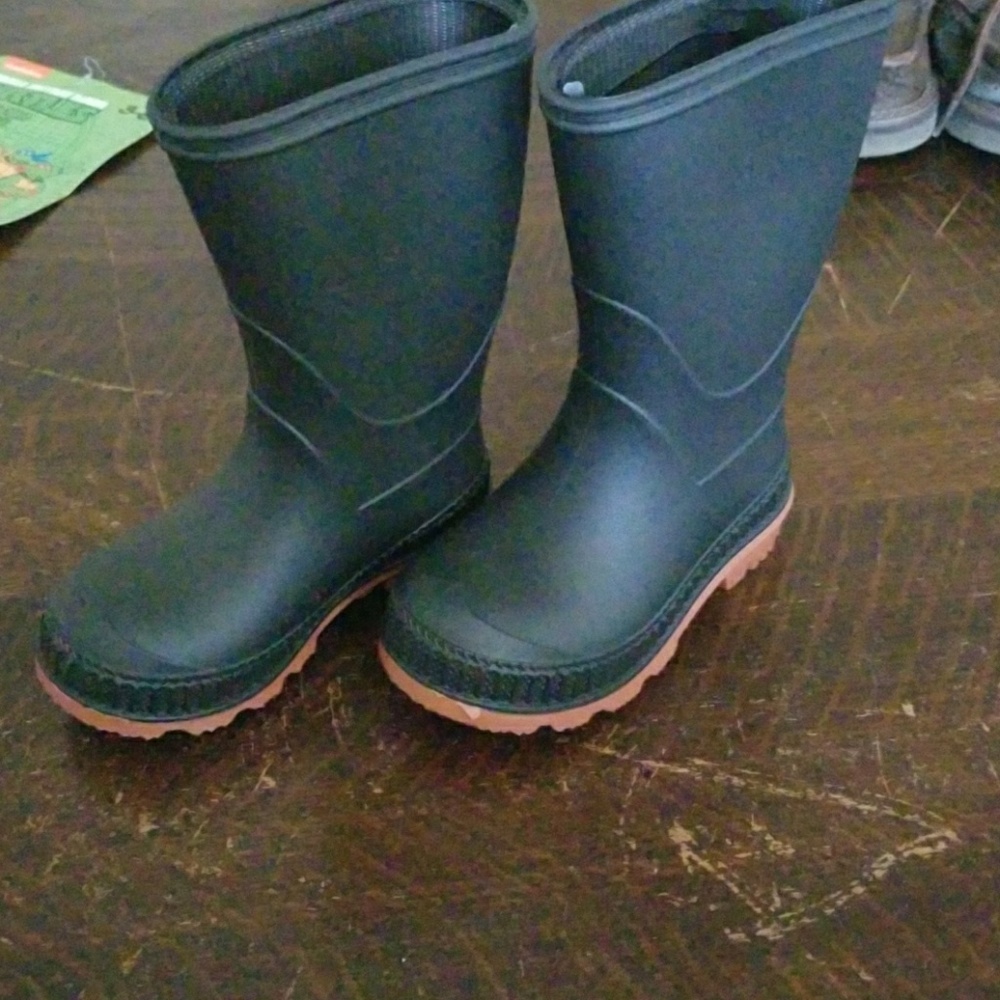 Size 5c rain boots