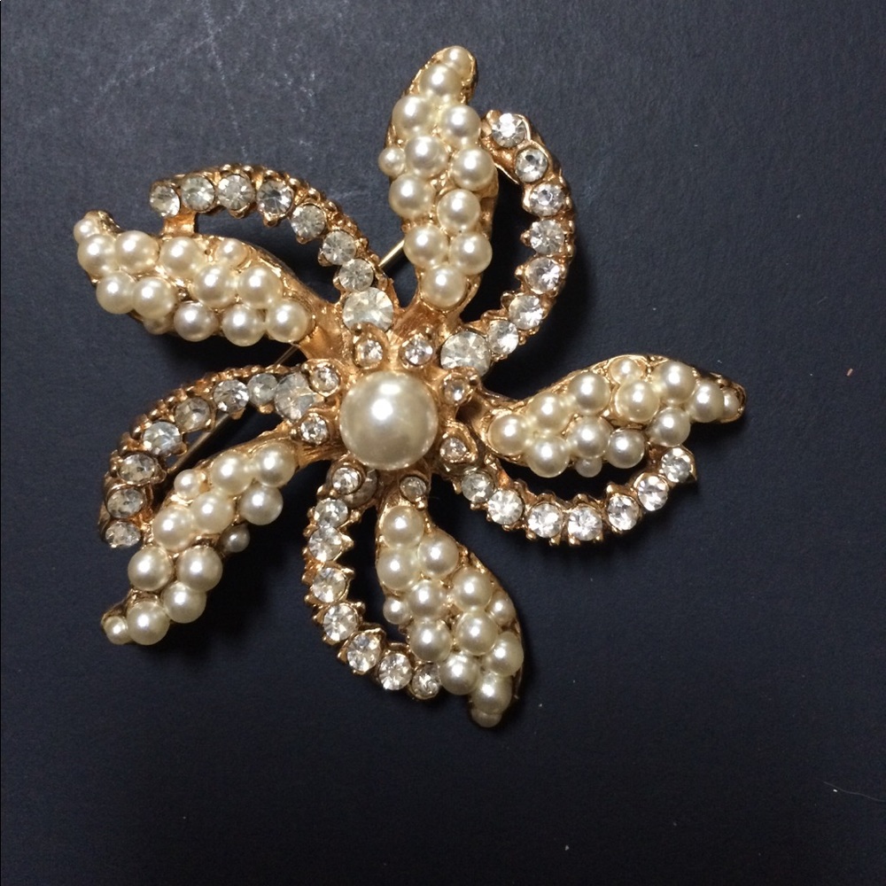 Vintage Kramer brooch , new 1960