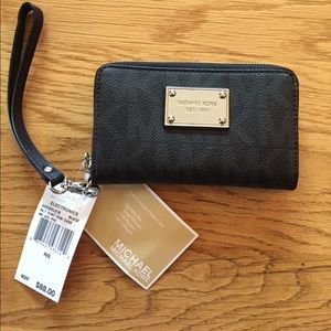 Michael Kors Wristlet