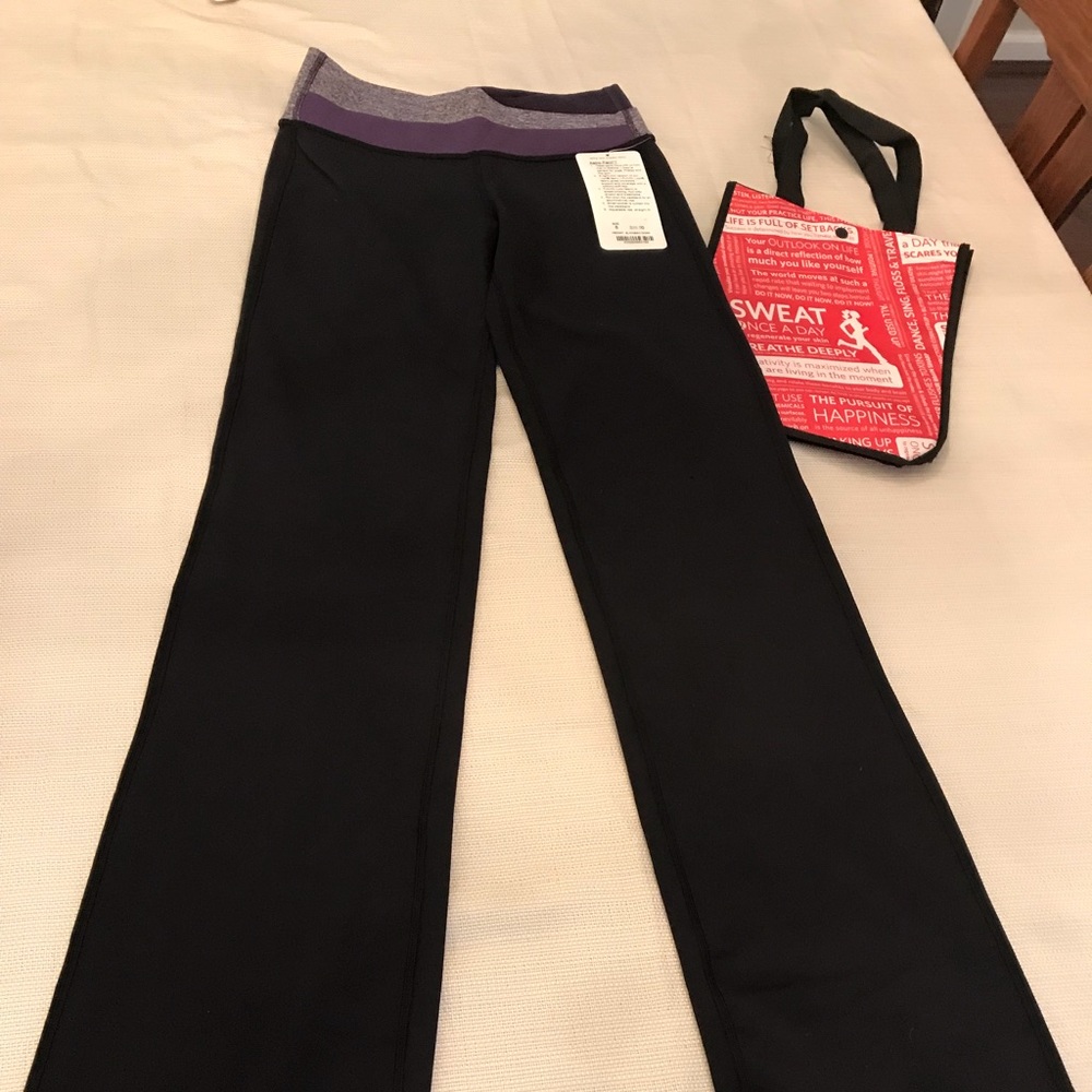 NWT Women’s Size 6 Lululemon Astro Pant