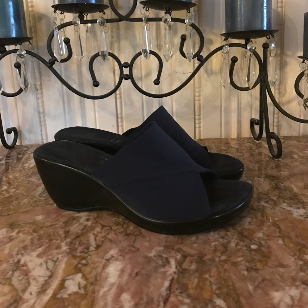 Onex size 11 navy blue slides cushion heel comfy