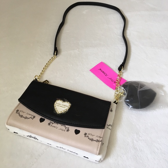 Betsey Johnson Handbags - 🖤BNWT BETSEY JOHNSON CROSSBODY BAG👜🖤