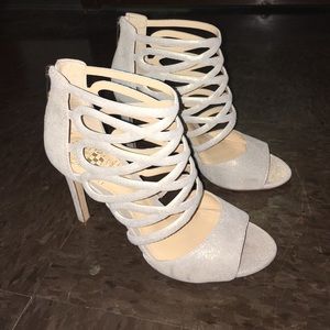 Vince Camuto Silver heels 6.5